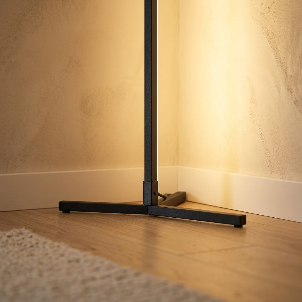 Détail du pied d'angle et de la barre LED du lampadaire